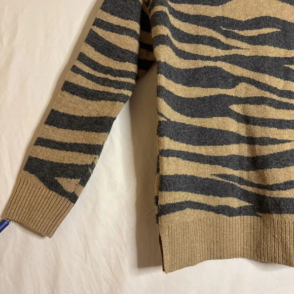 LOFT Wool Blend Boat Neck Tan Brown Gray Zebra Print Sweater Women’s Size Small - Picture 3 of 15